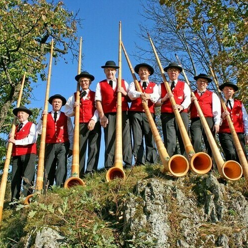 Die Alphornfreunde Belchenland spielen immer am Silvesternachmittag in Utzenfeld