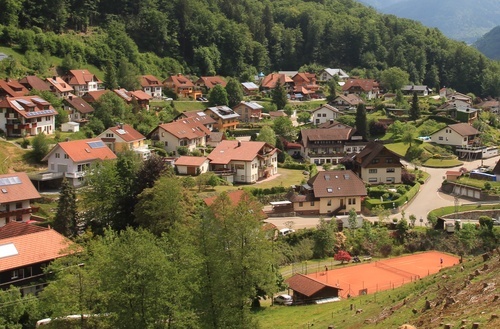 Der Tennisplatz in Aitern