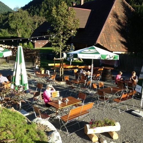sonnige und ruhige Gartenwirtschaft in herrlicher Umgebung - 
