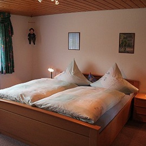 Schlafzimmer 2. mit Rolladen - 