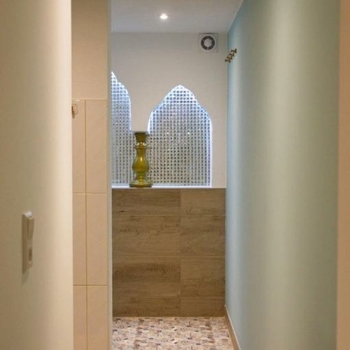 Das gemeinsame Badezimmer - Das gemeinsame Badezimmer -