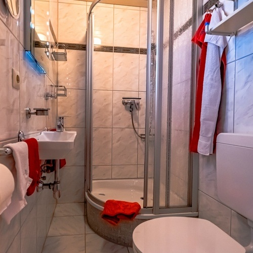 Eines der beiden Doppelzimmer. - Eines der beiden Doppelzimmer. -